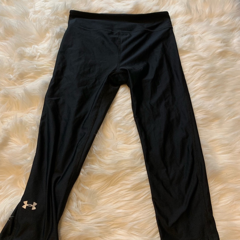 Black under armour crop leggings
